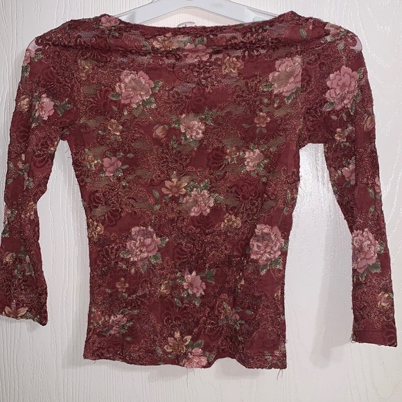 Flowery lacy crop top - Picture 2 of 3